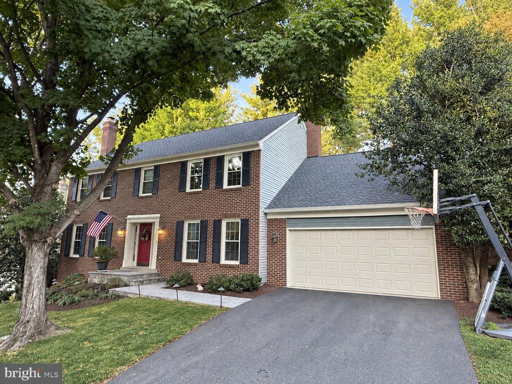 1623 LINWAY PARK DRIVE