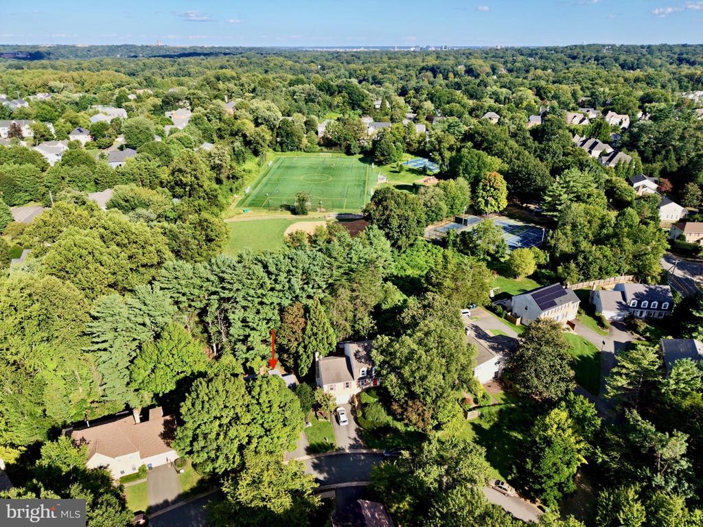 1623 LINWAY PARK DRIVE