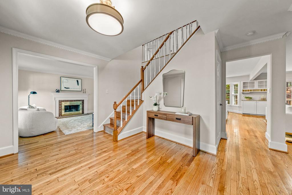 1623 LINWAY PARK DRIVE