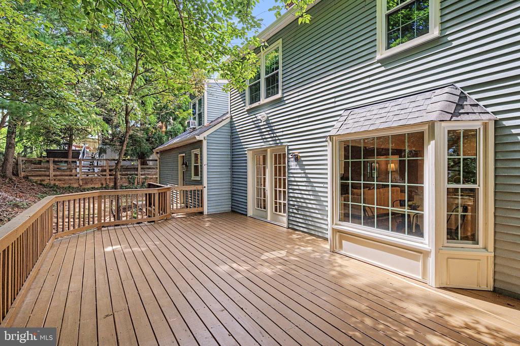 1623 LINWAY PARK DRIVE