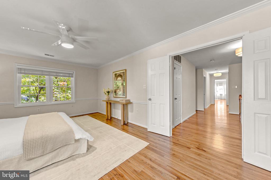 1623 LINWAY PARK DRIVE