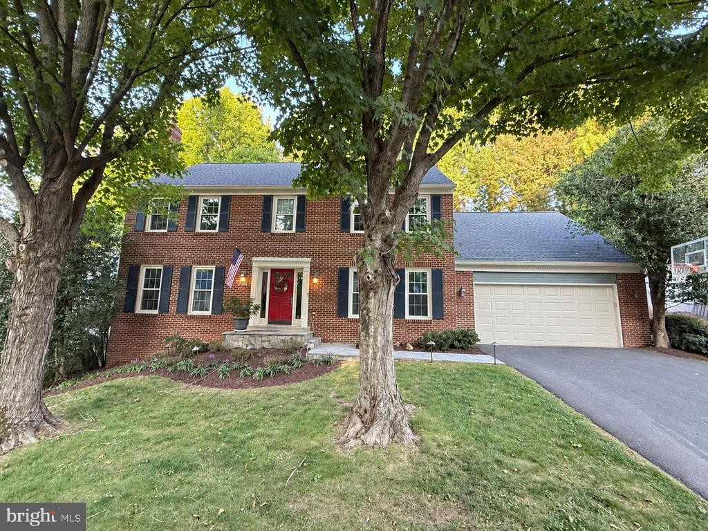 1623 LINWAY PARK DRIVE