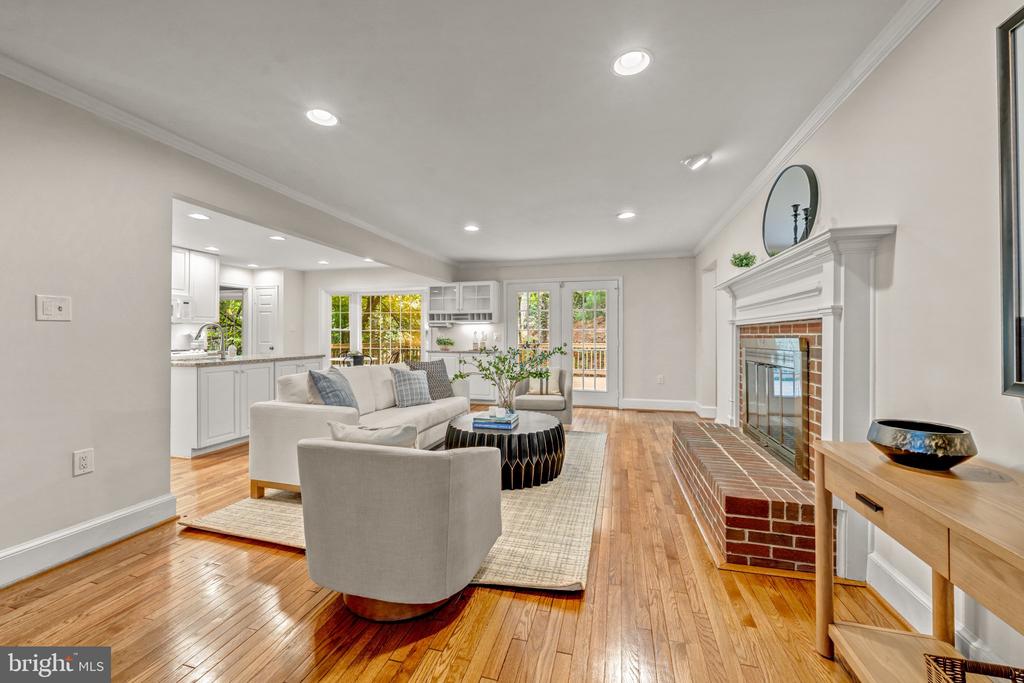 1623 LINWAY PARK DRIVE
