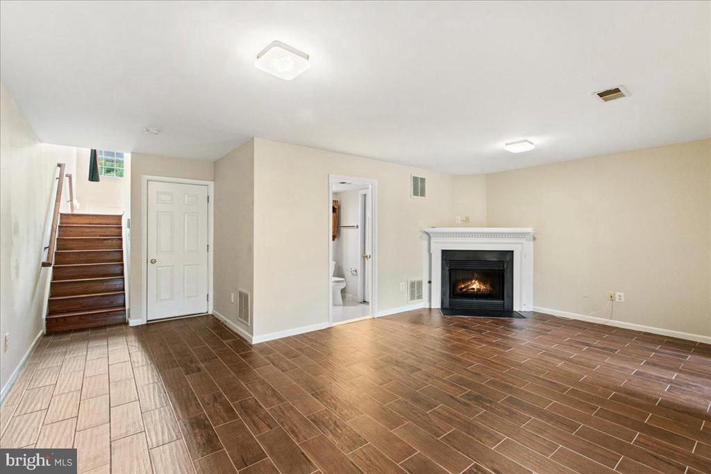 5304 WALDO DRIVE