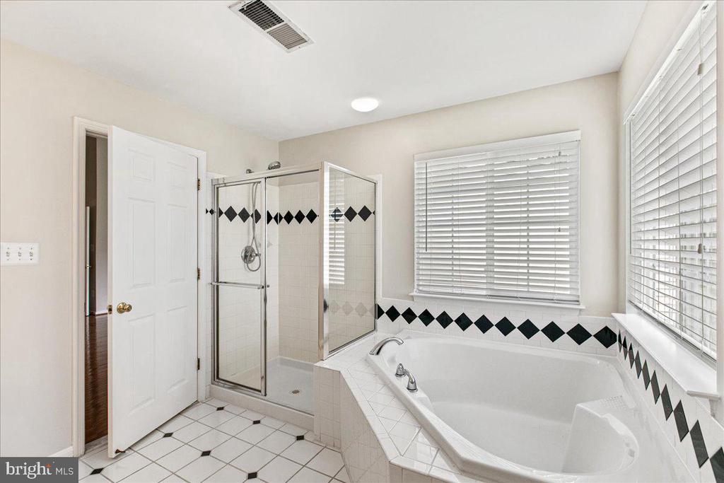 5304 WALDO DRIVE