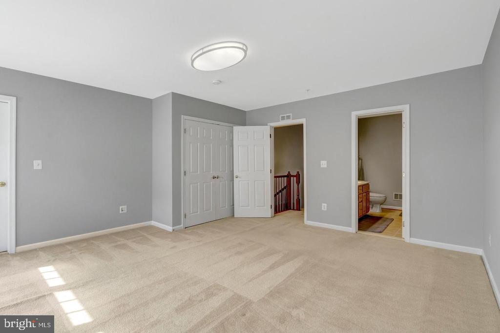 4569 WHITTEMORE Unit: 1321