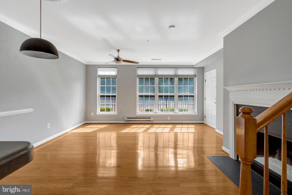 4569 WHITTEMORE Unit: 1321