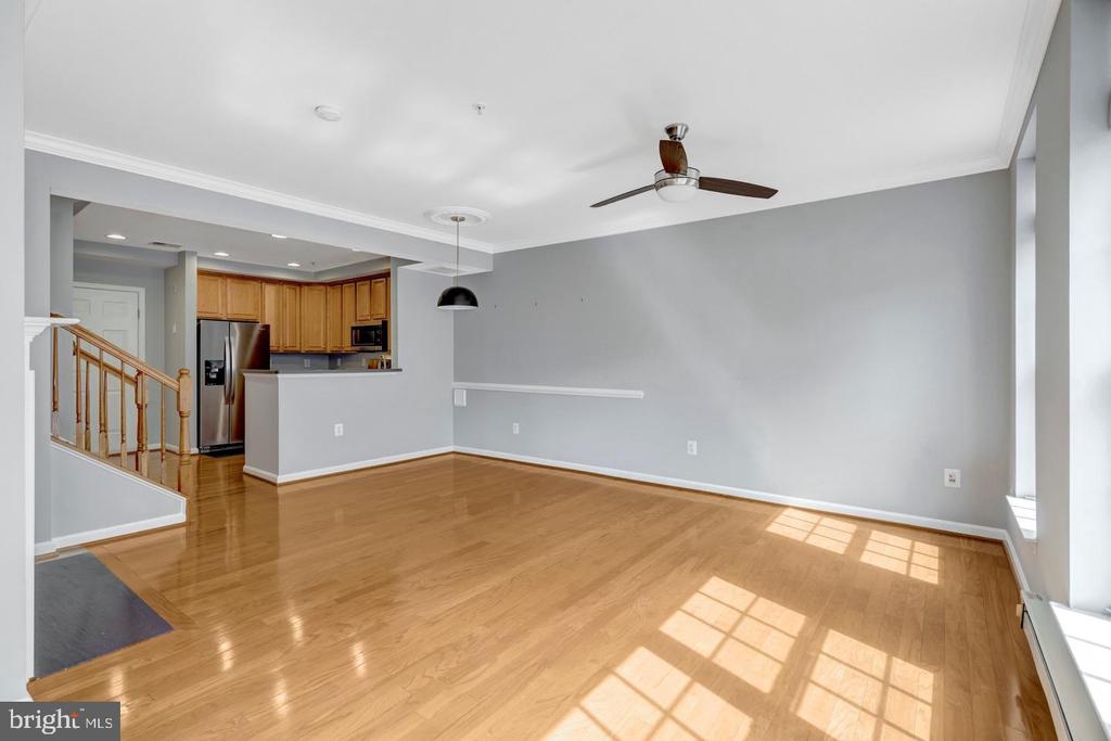 4569 WHITTEMORE Unit: 1321