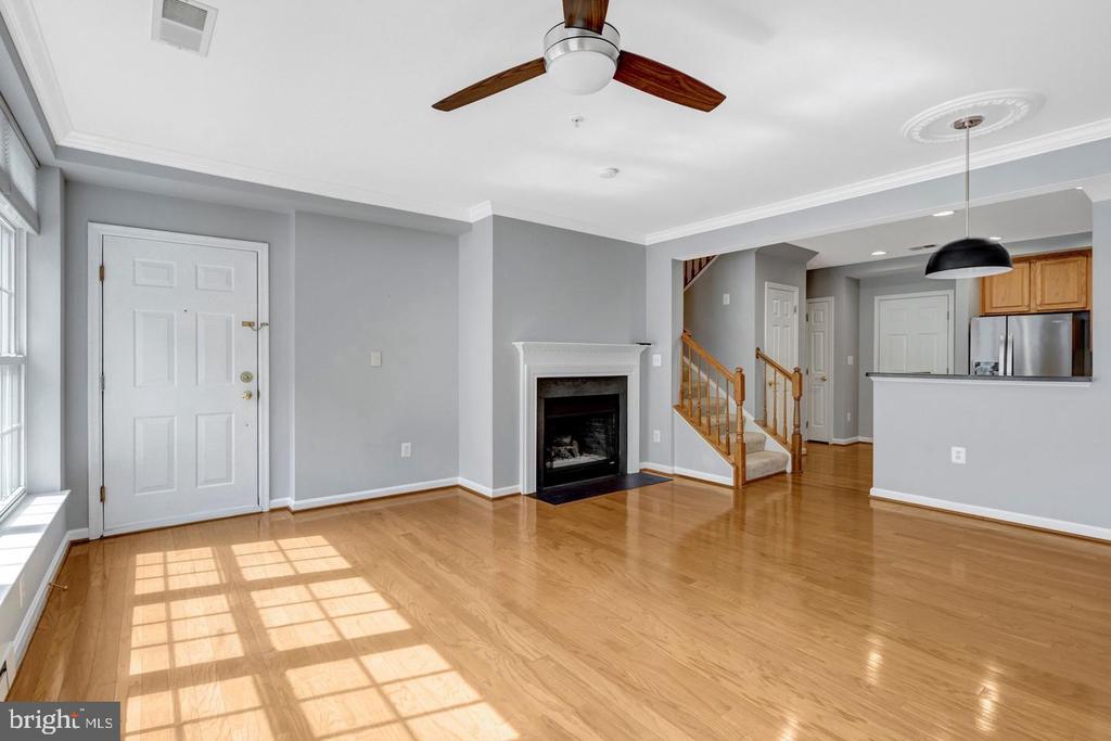 4569 WHITTEMORE Unit: 1321