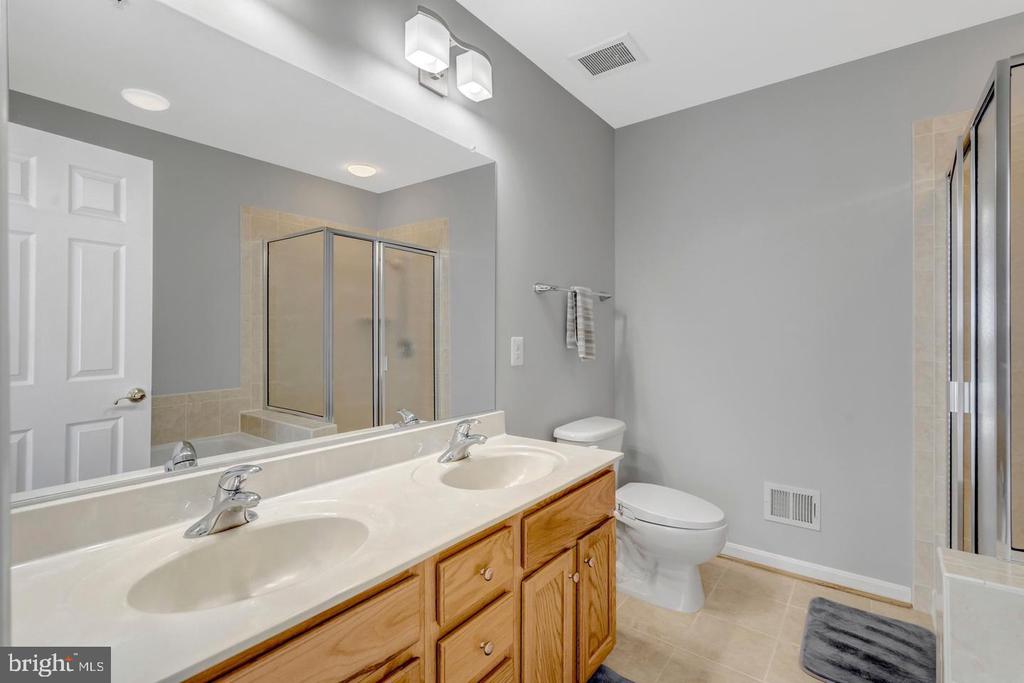4569 WHITTEMORE Unit: 1321
