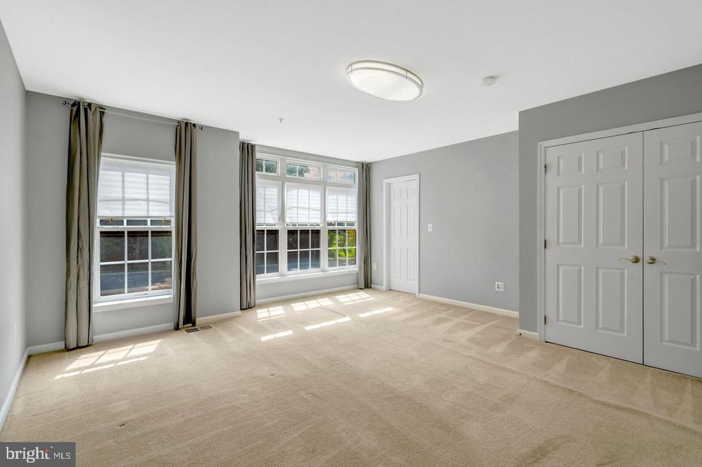 4569 WHITTEMORE Unit: 1321