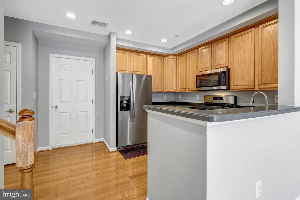 4569 WHITTEMORE Unit: 1321