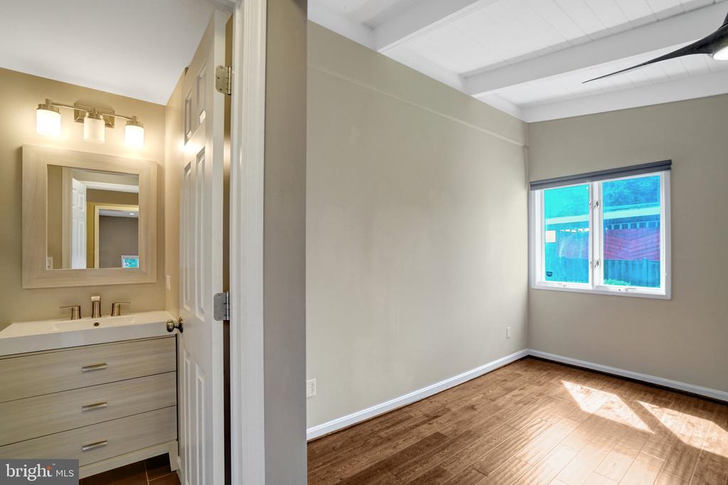 7113 CAROL LANE