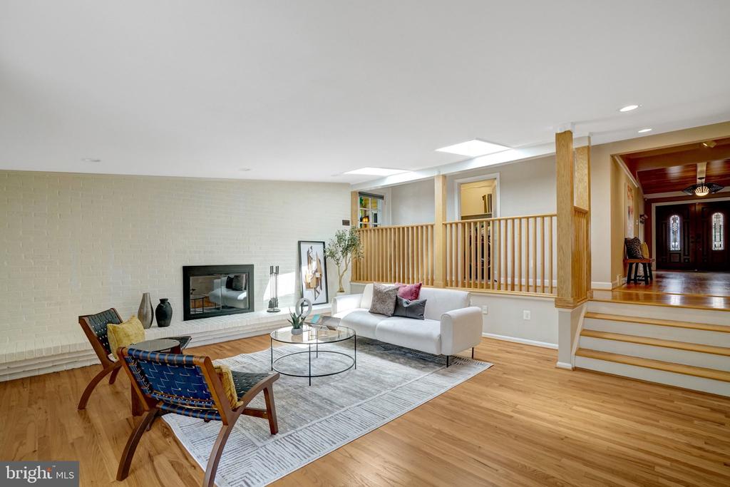 7113 CAROL LANE