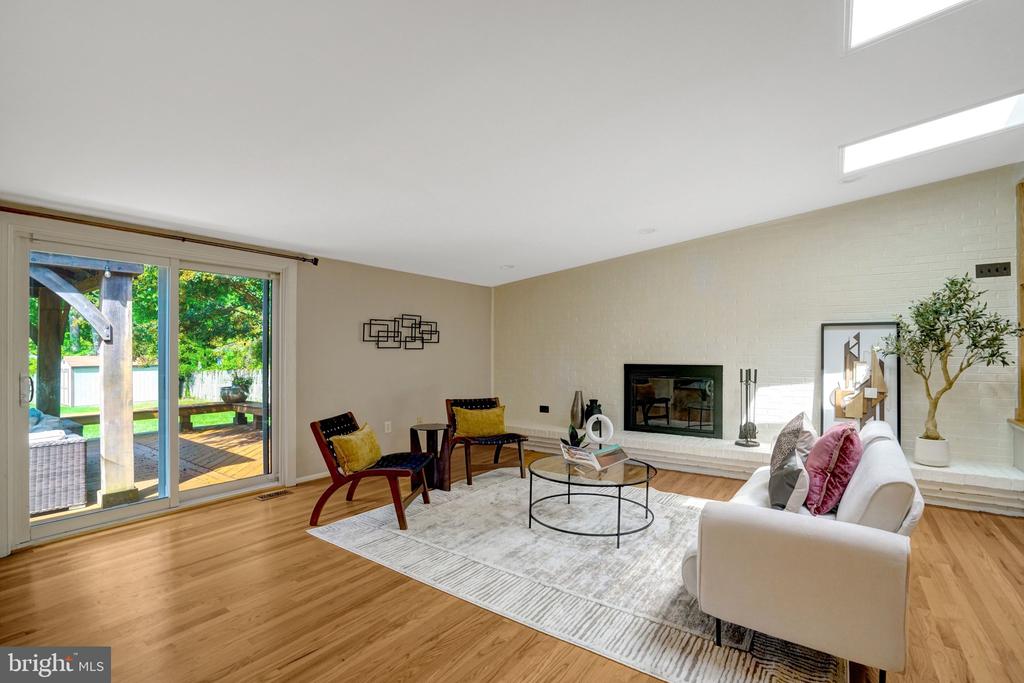7113 CAROL LANE