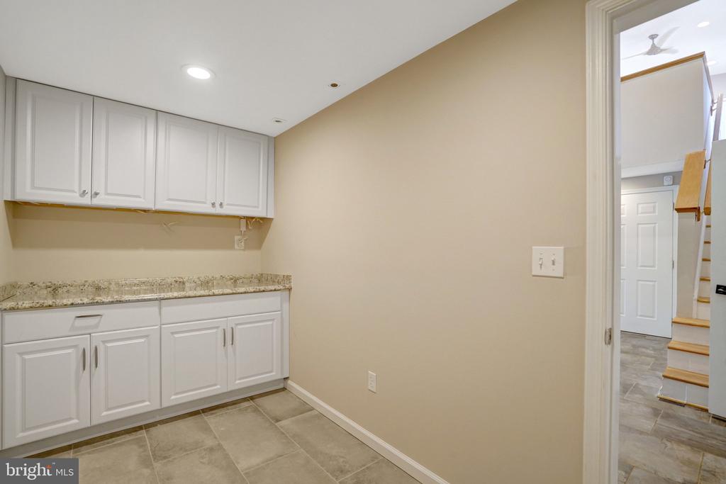 7113 CAROL LANE