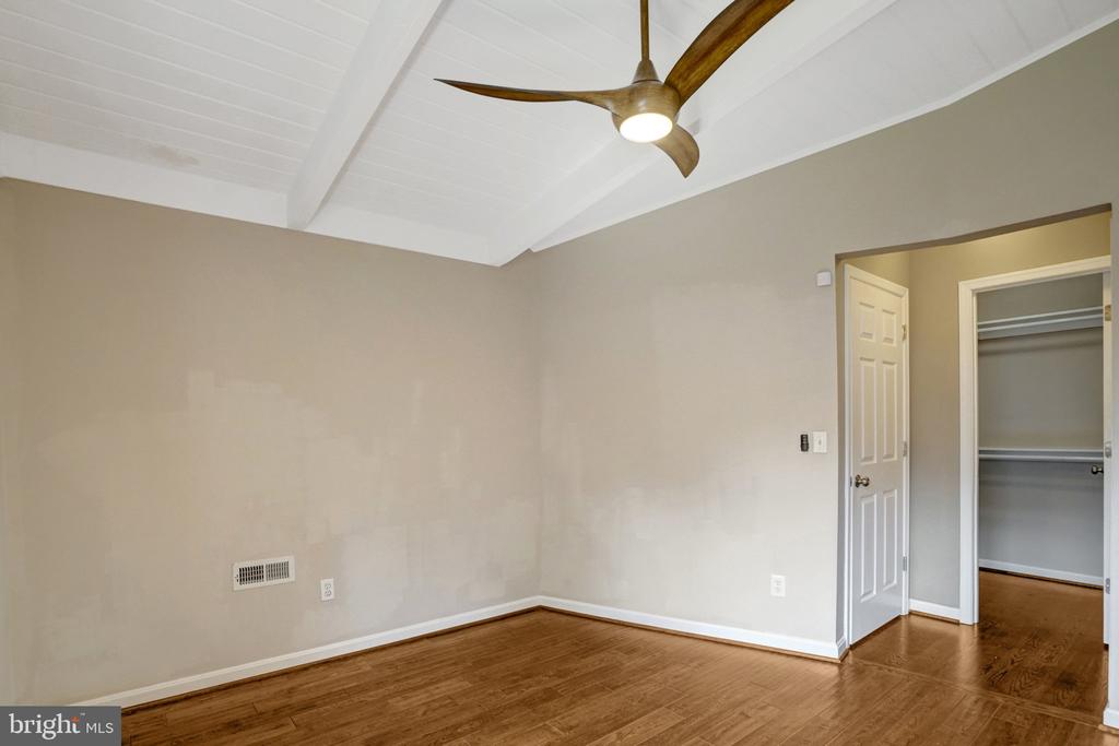 7113 CAROL LANE