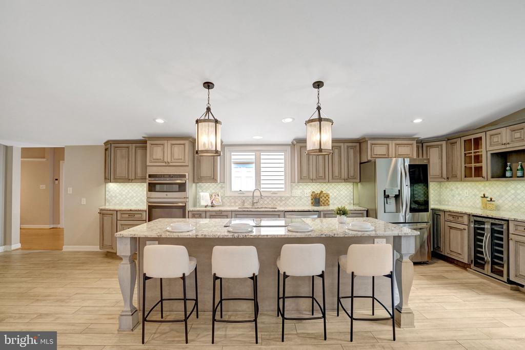 7113 CAROL LANE