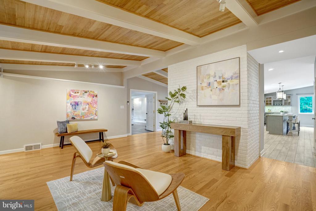 7113 CAROL LANE