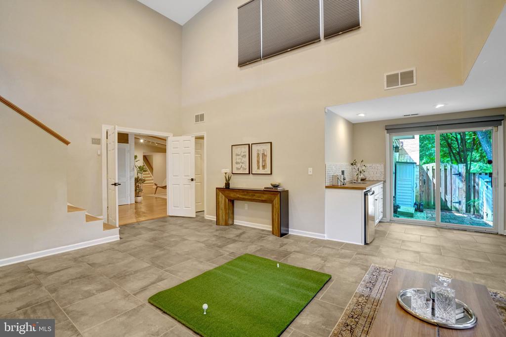 7113 CAROL LANE