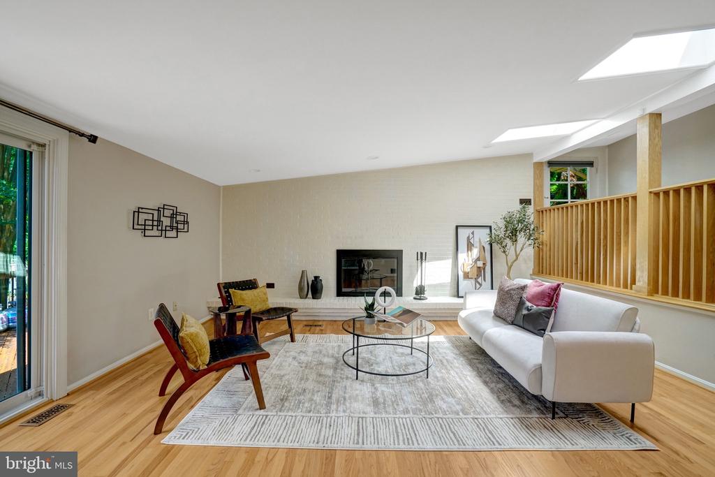 7113 CAROL LANE