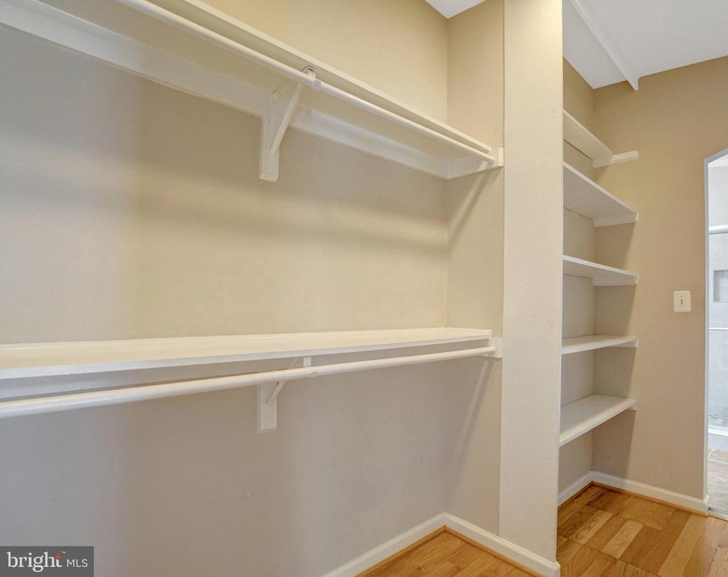 7113 CAROL LANE