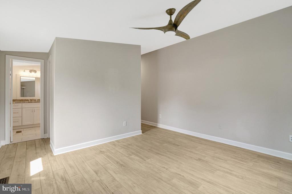 7113 CAROL LANE