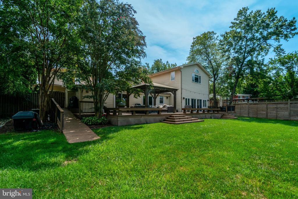 7113 CAROL LANE