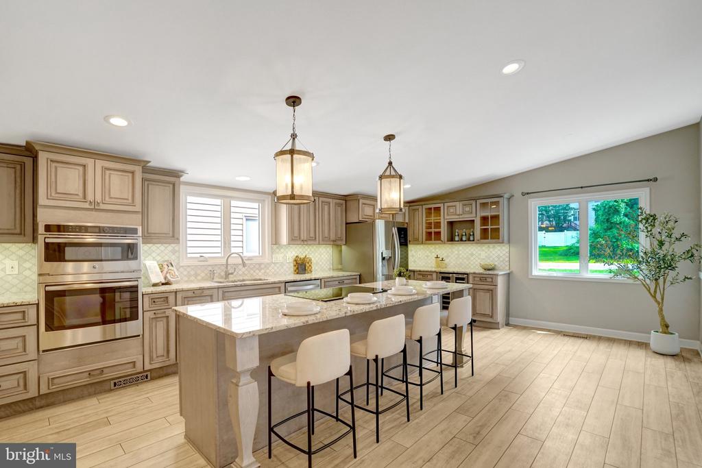 7113 CAROL LANE