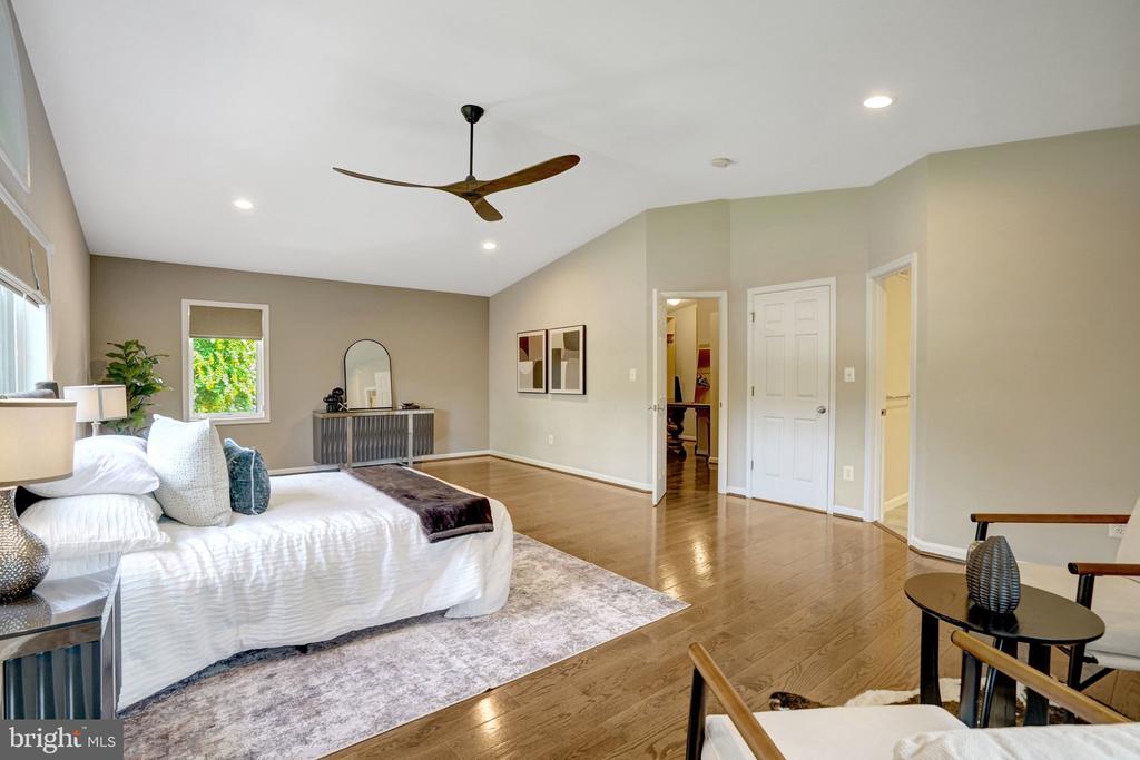 7113 CAROL LANE