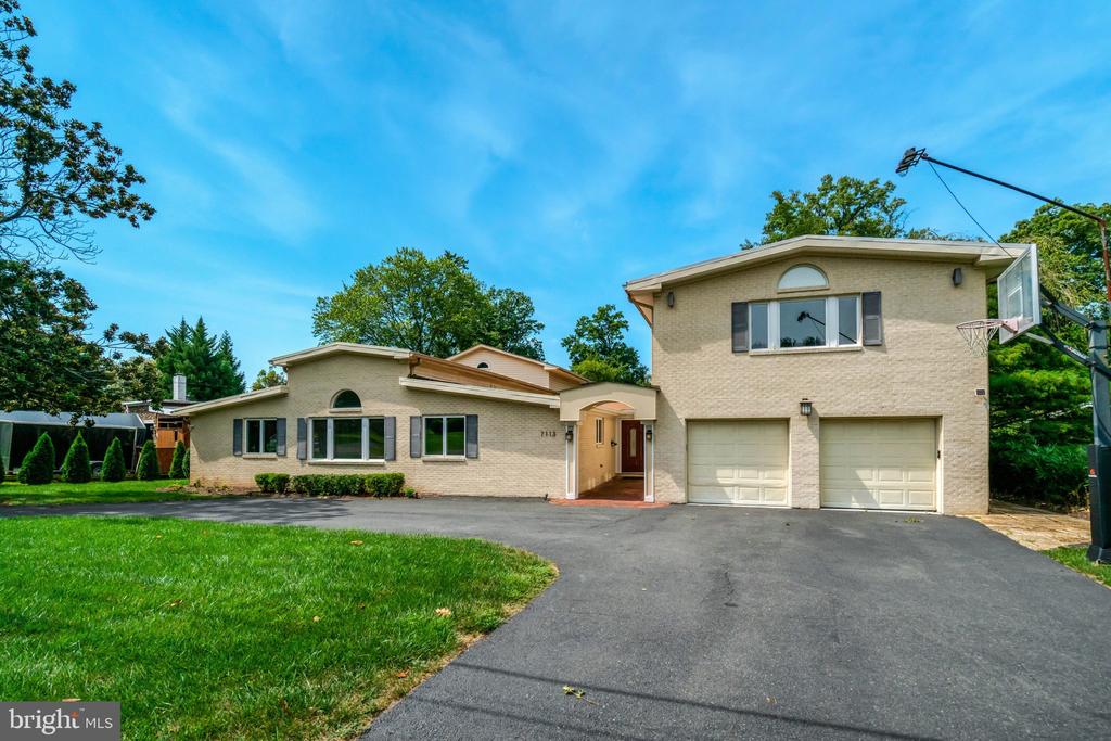 7113 CAROL LANE