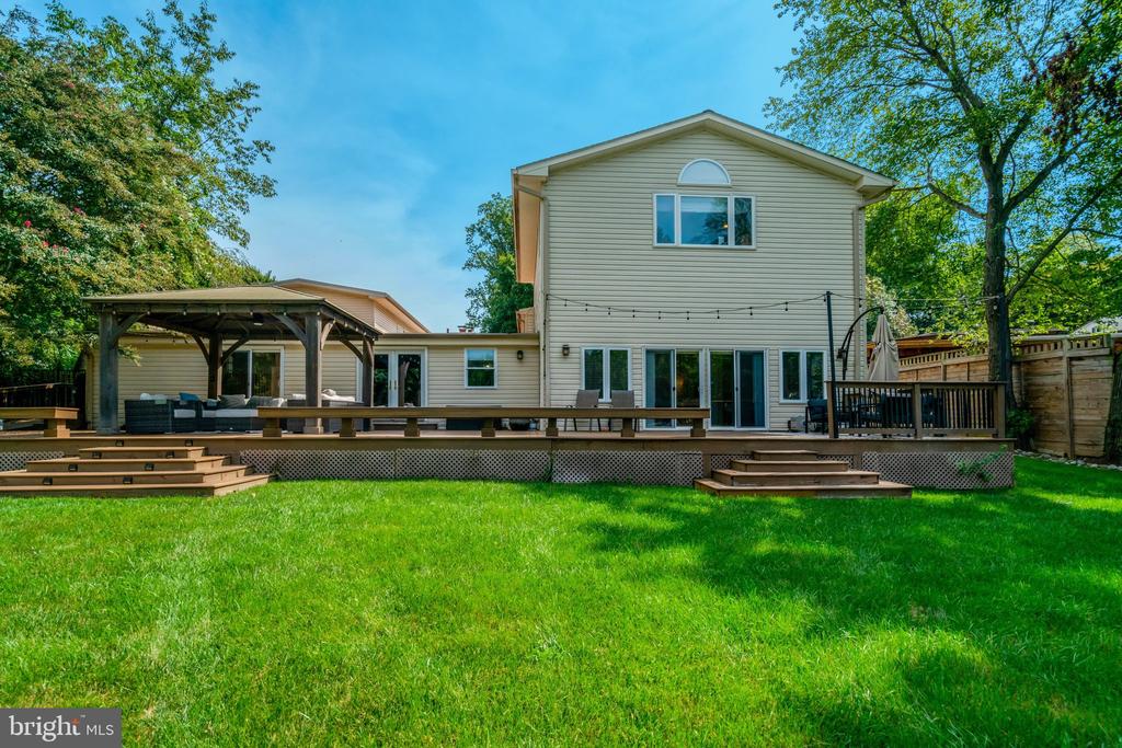 7113 CAROL LANE