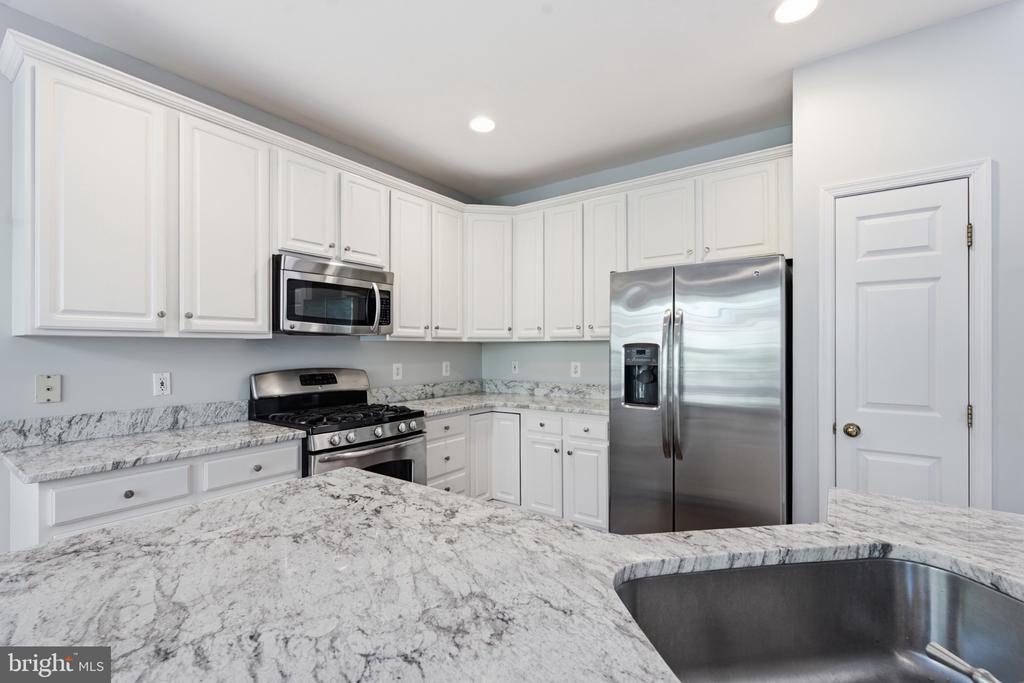 12880 FAIR VALLEY COURT