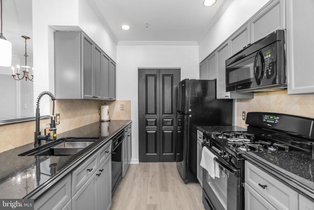 12919 ALTON SQUARE Unit: 202