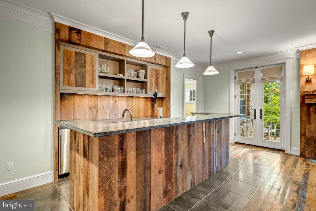 8133 GEORGETOWN PIKE