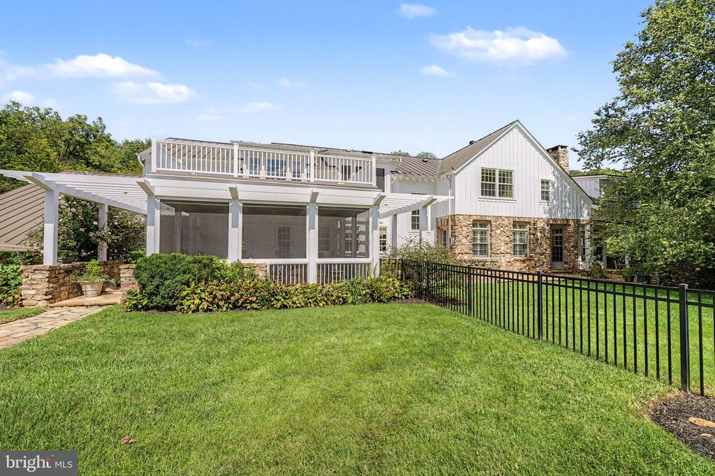 8133 GEORGETOWN PIKE