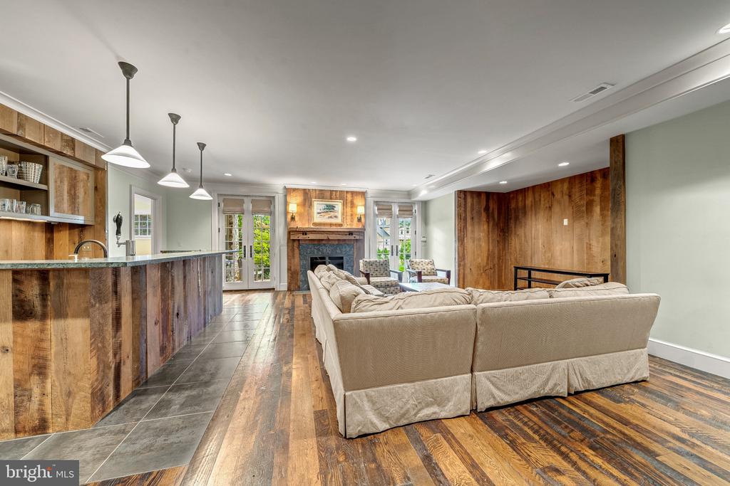 8133 GEORGETOWN PIKE