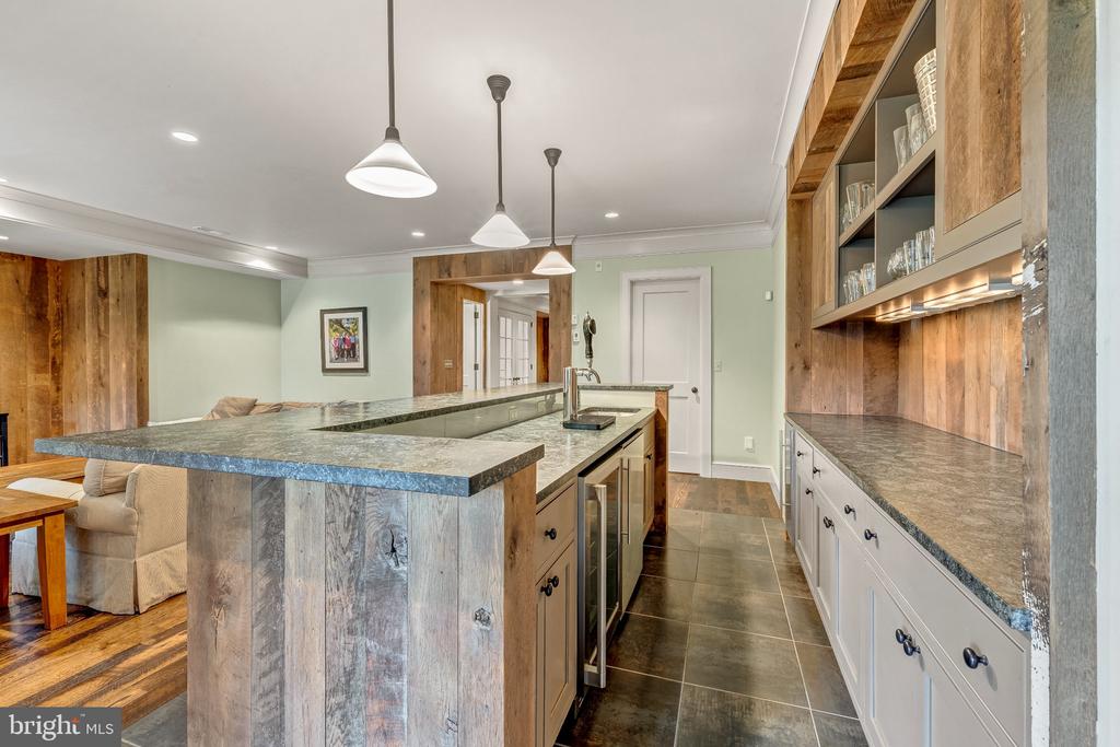 8133 GEORGETOWN PIKE
