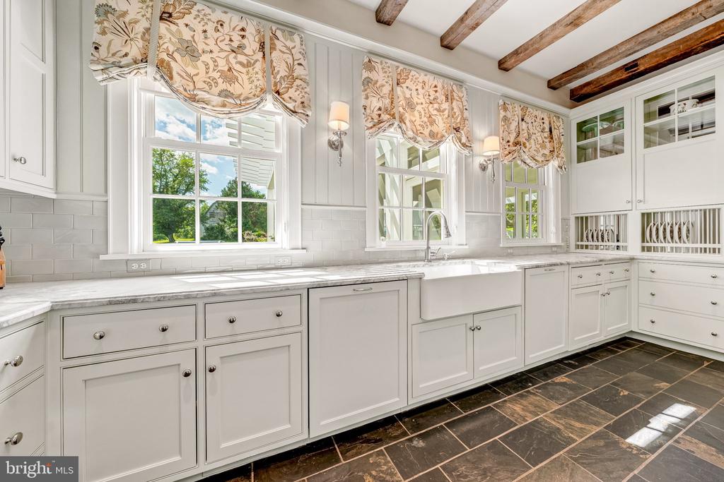 8133 GEORGETOWN PIKE