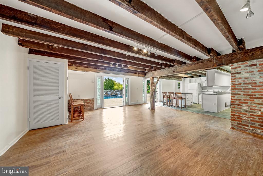 8133 GEORGETOWN PIKE
