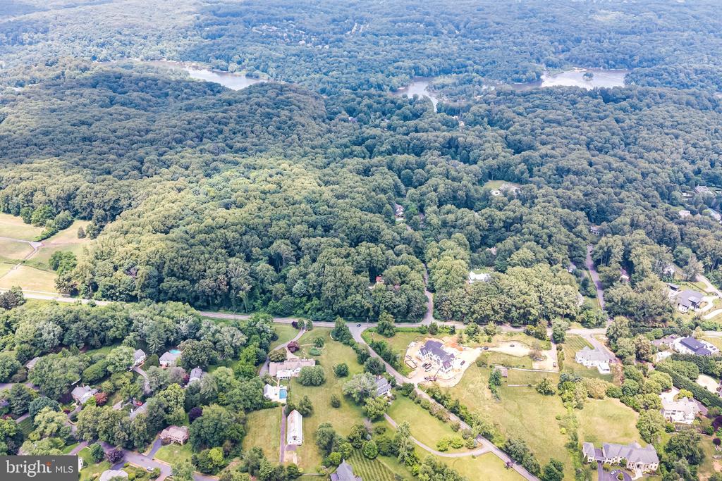 8133 GEORGETOWN PIKE