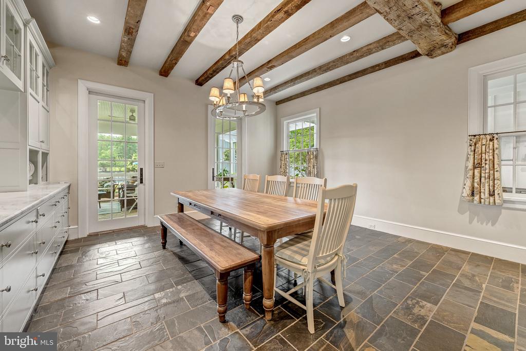 8133 GEORGETOWN PIKE