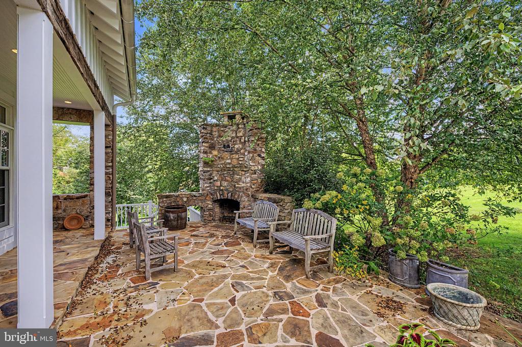 8133 GEORGETOWN PIKE