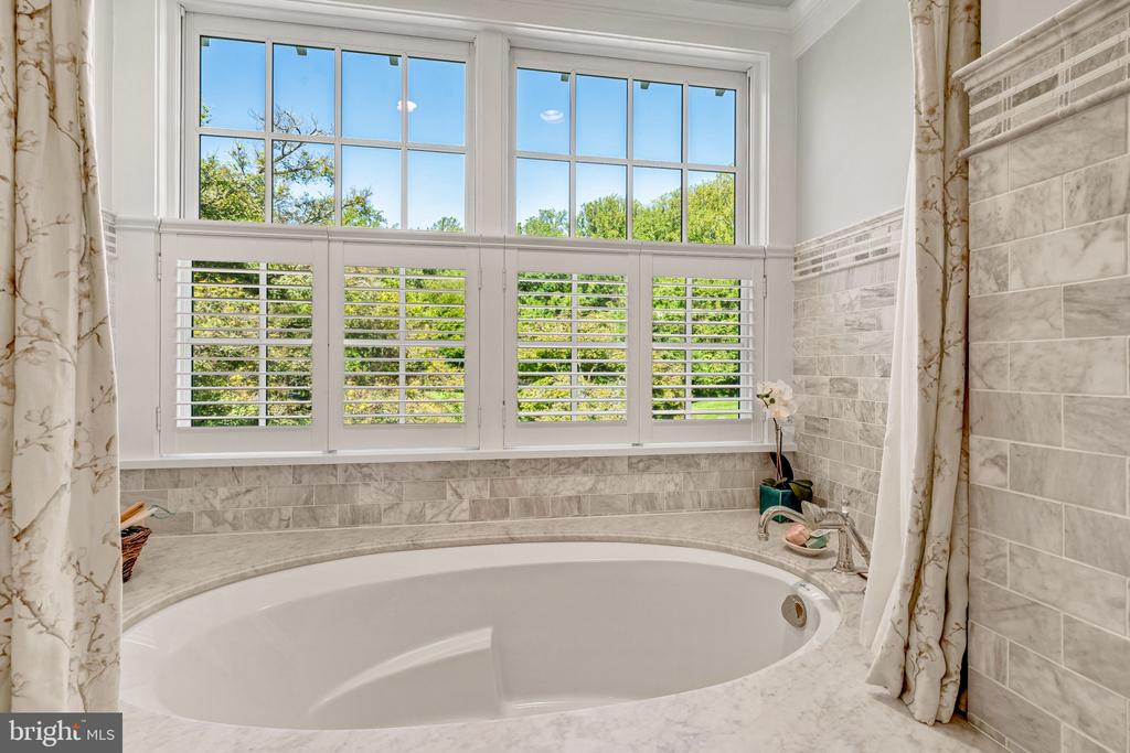 8133 GEORGETOWN PIKE