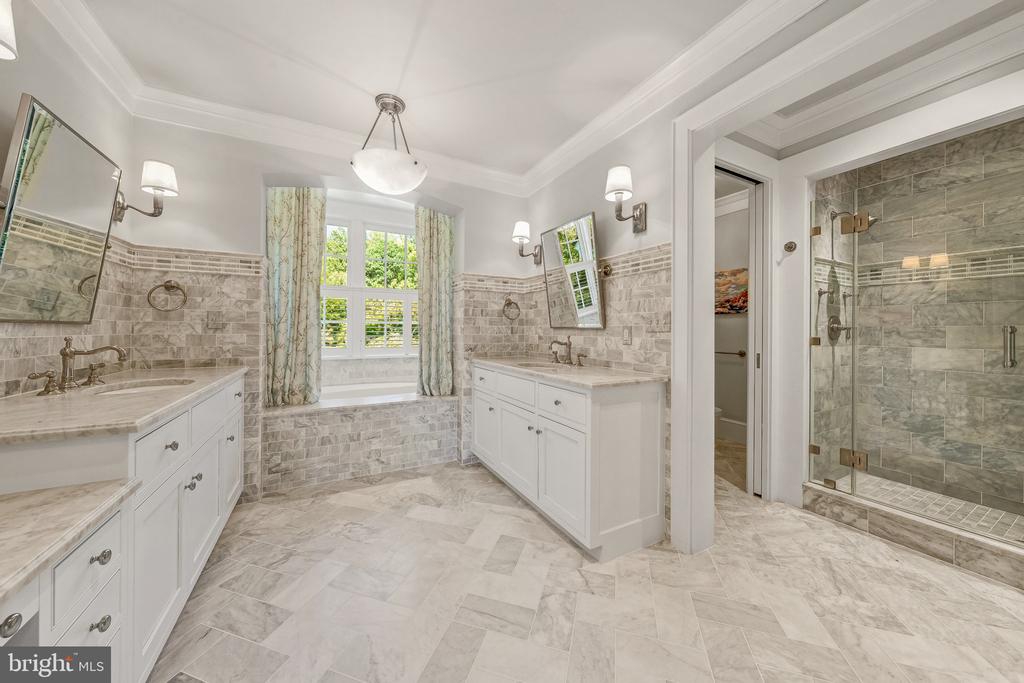 8133 GEORGETOWN PIKE