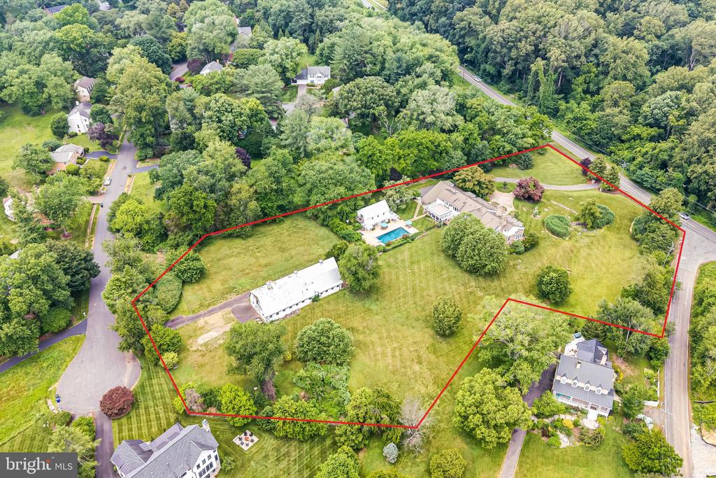 8133 GEORGETOWN PIKE