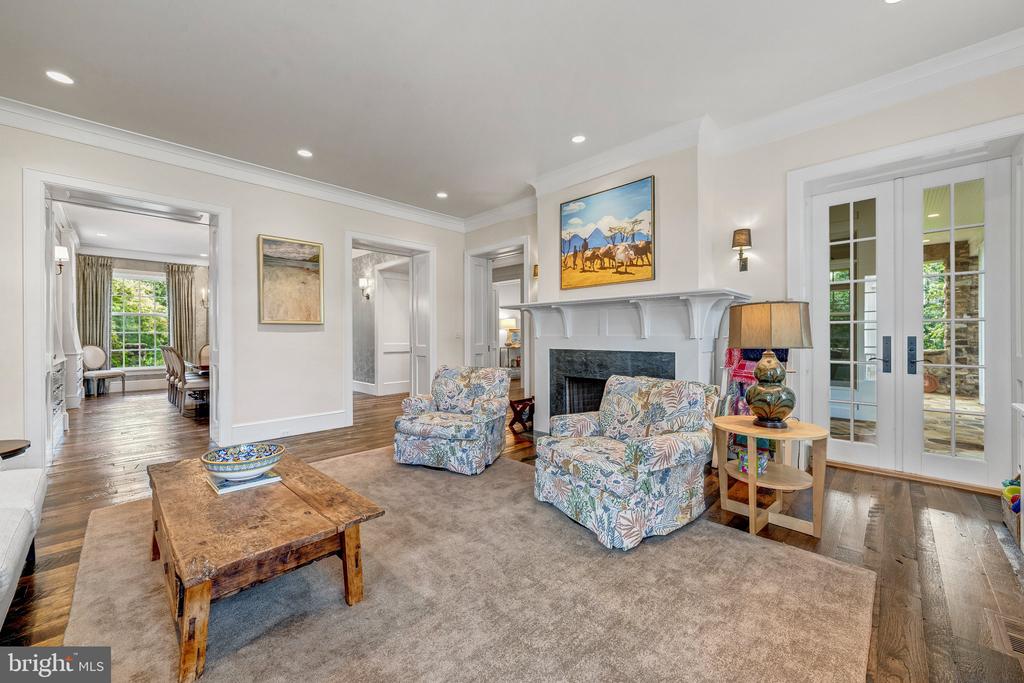 8133 GEORGETOWN PIKE