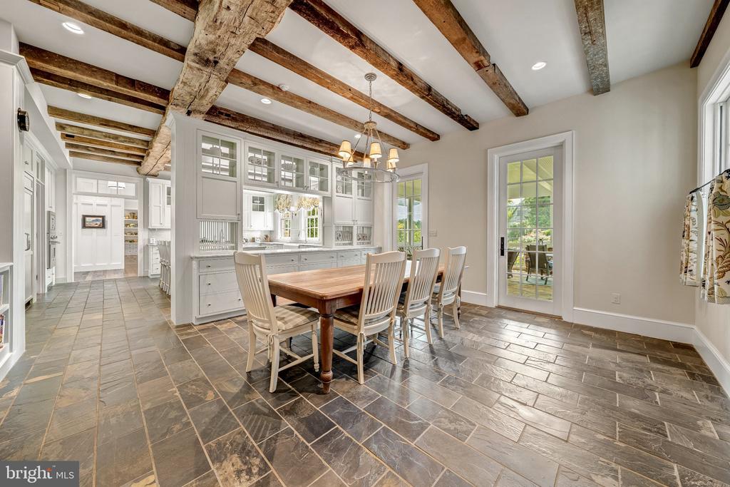 8133 GEORGETOWN PIKE