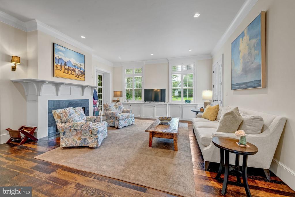 8133 GEORGETOWN PIKE