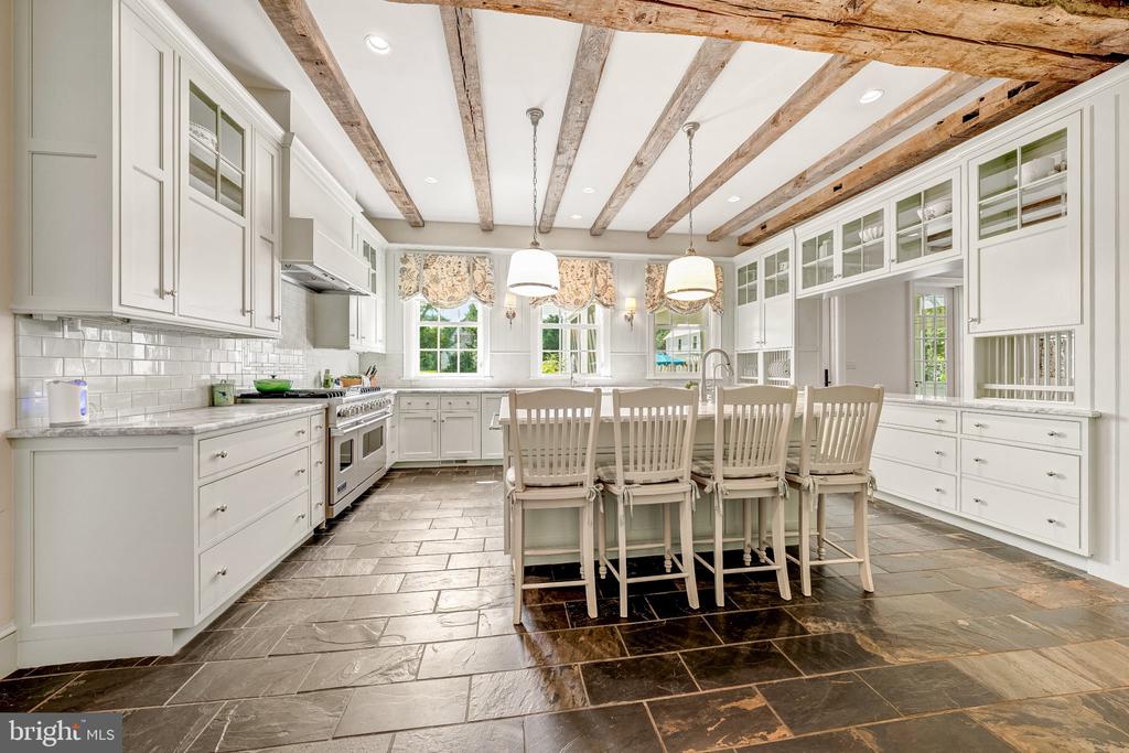 8133 GEORGETOWN PIKE